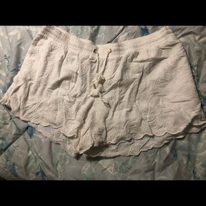 Lilly Pulitzer XL white shorts